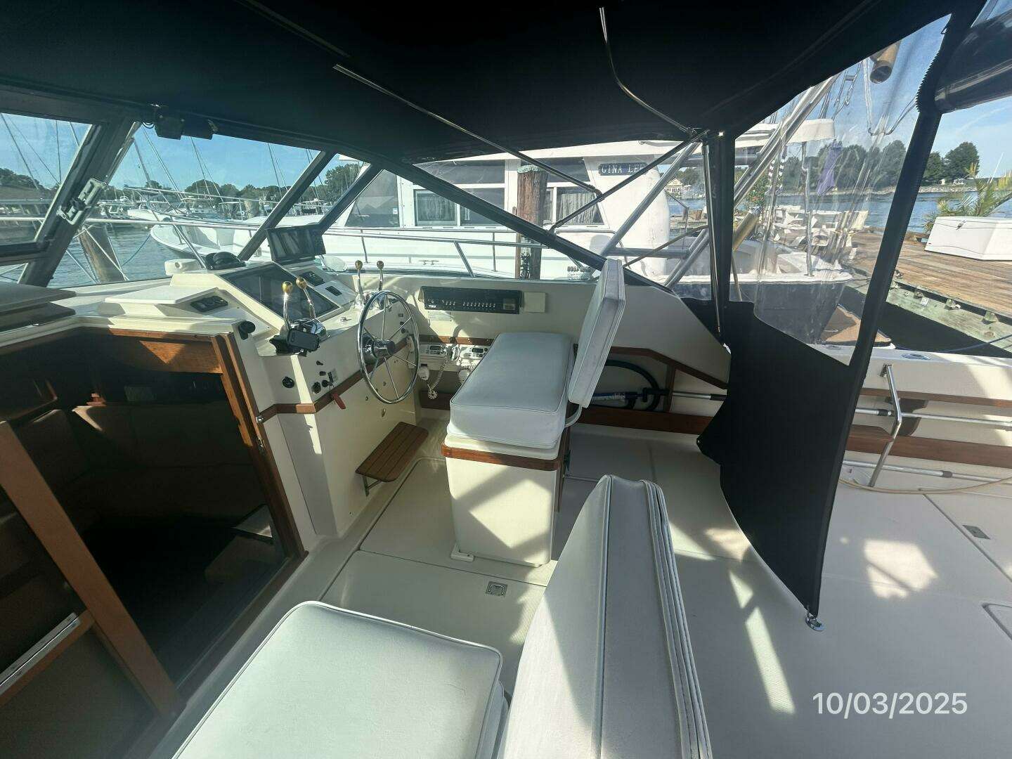 1985 Pursuit 3100 Open - Image 23