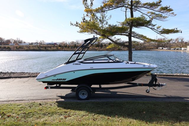 2026 Yamaha Boats AR 195 BOTH COLORS AVAILABLE