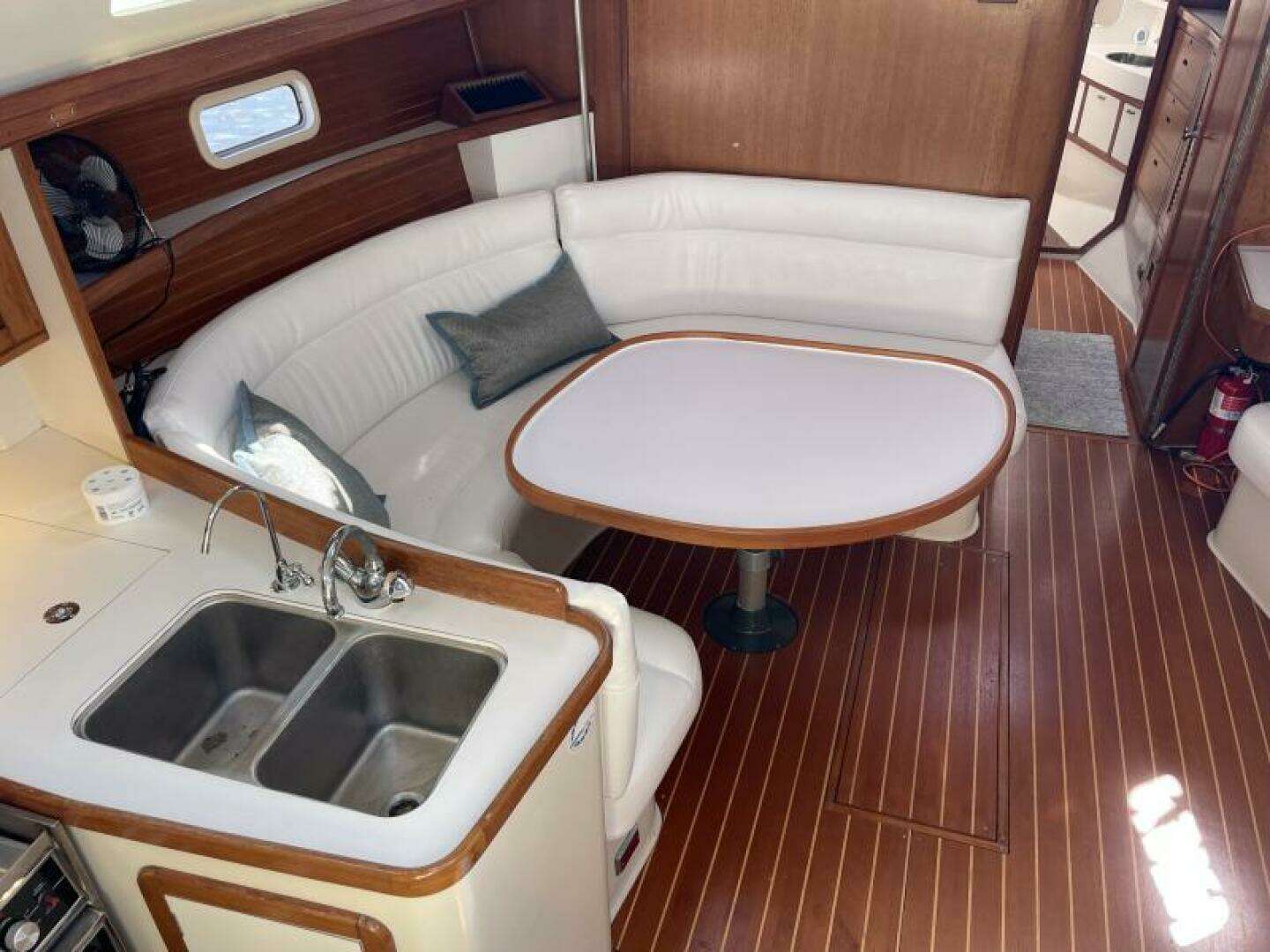 1991 Catalina 42 MKI - Image 6