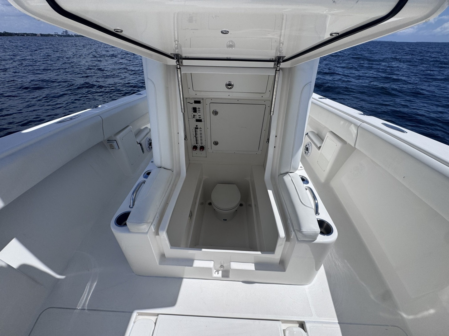 2023 SeaVee 290B - Image 15