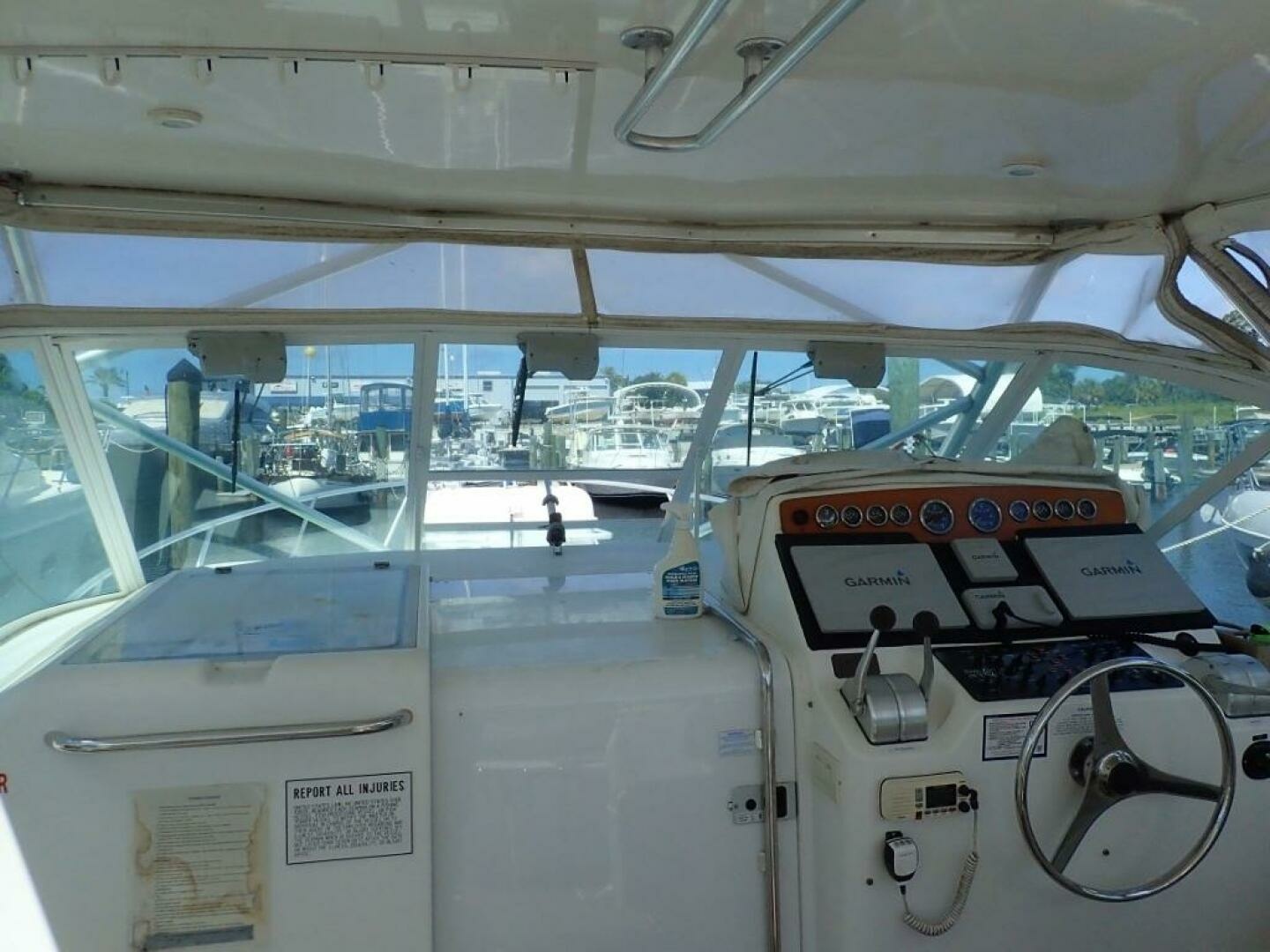 2000 Cabo 35 Express - Image 10