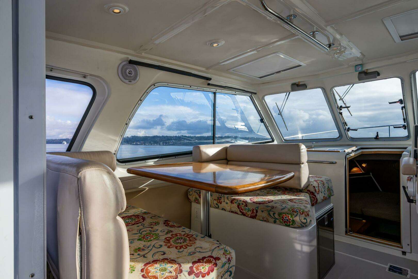 2008 Back Cove 33 - Image 11