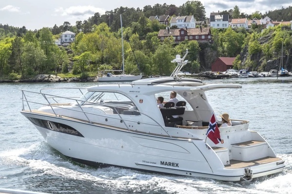 2025 Marex 310 Suncruiser