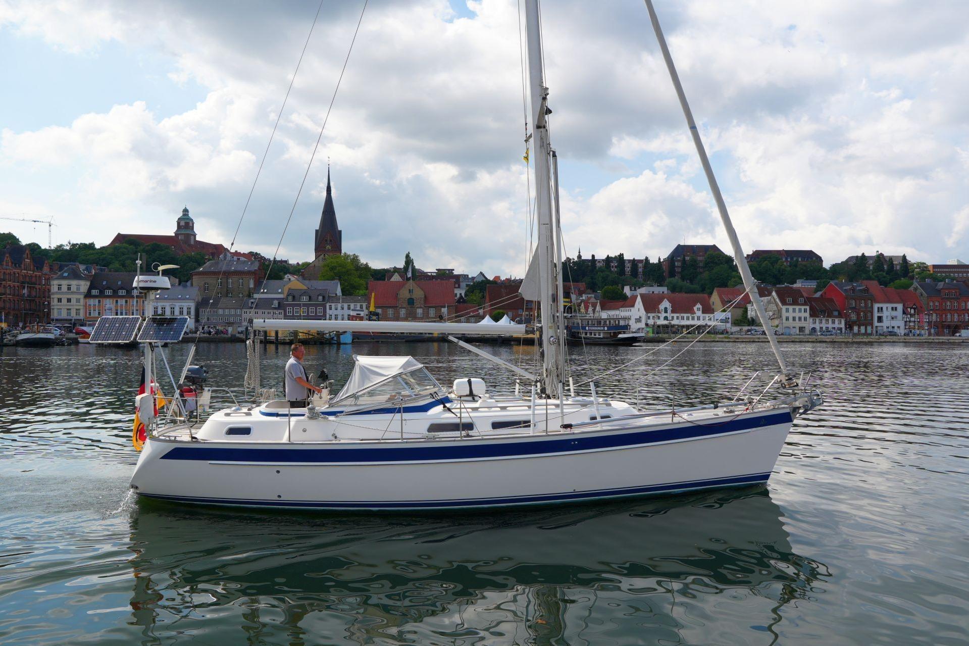 2005 Hallberg-Rassy 37