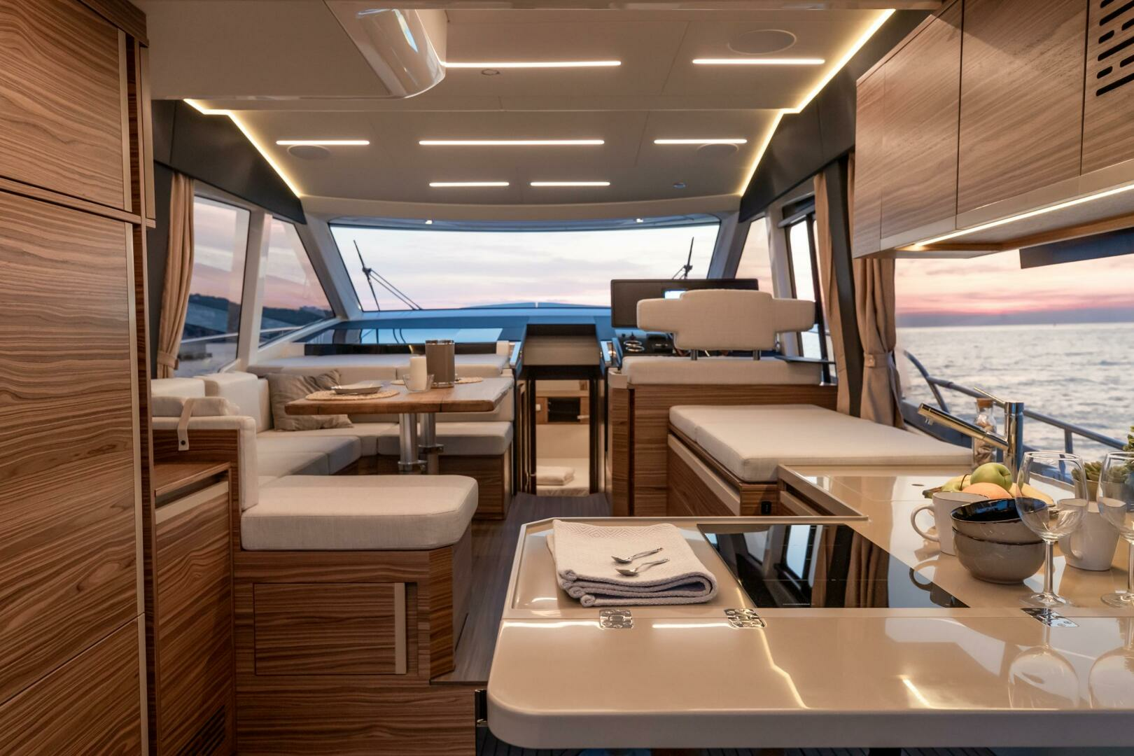 2024 Greenline 45 Fly Hybrid - Image 12