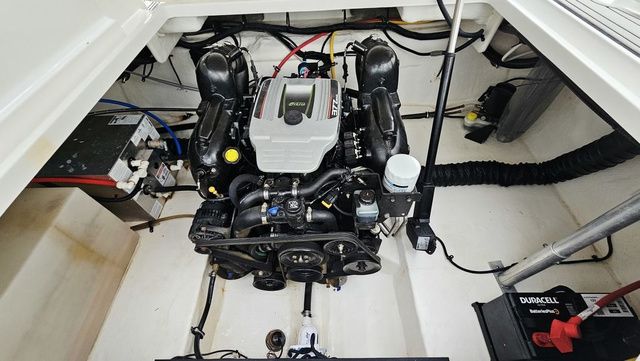 2016 Monterey 295 Sport Yacht - 24