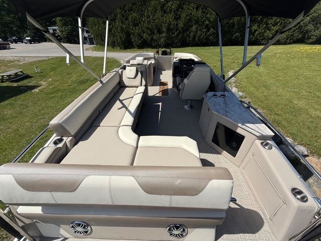 2025 Tahoe 2385 CASCADE CRUISE REAR BENCH - 9