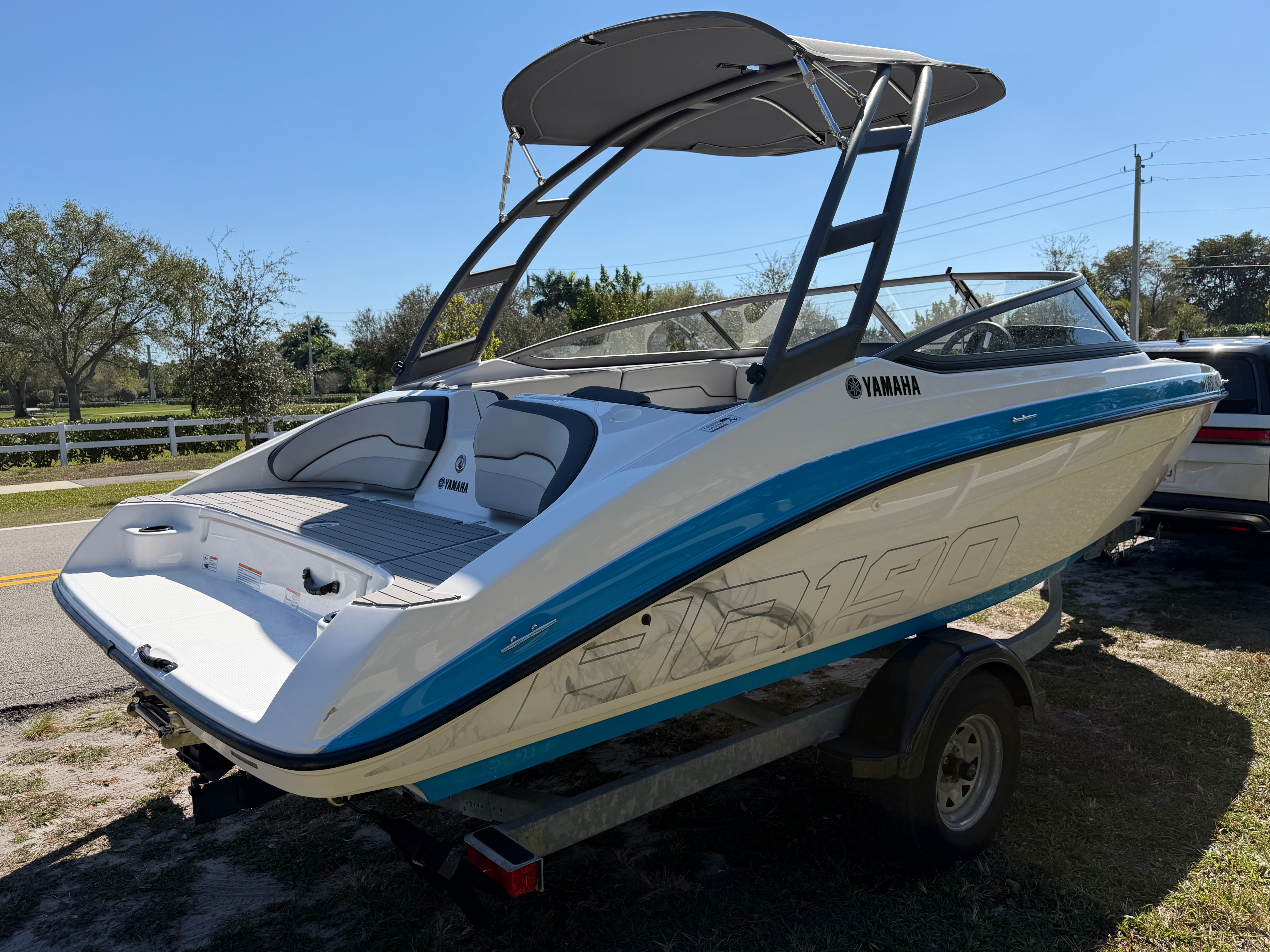 2022 Yamaha Boats AR190 - 12