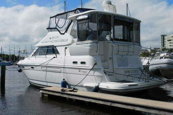 2003 Cruisers Yachts 3750 Motoryacht