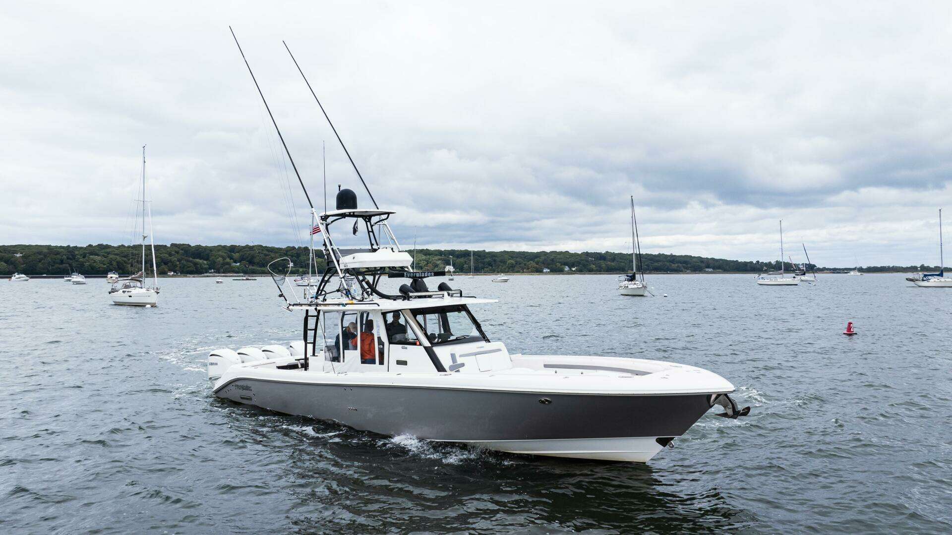 2017 Everglades 435 CC - Image 4