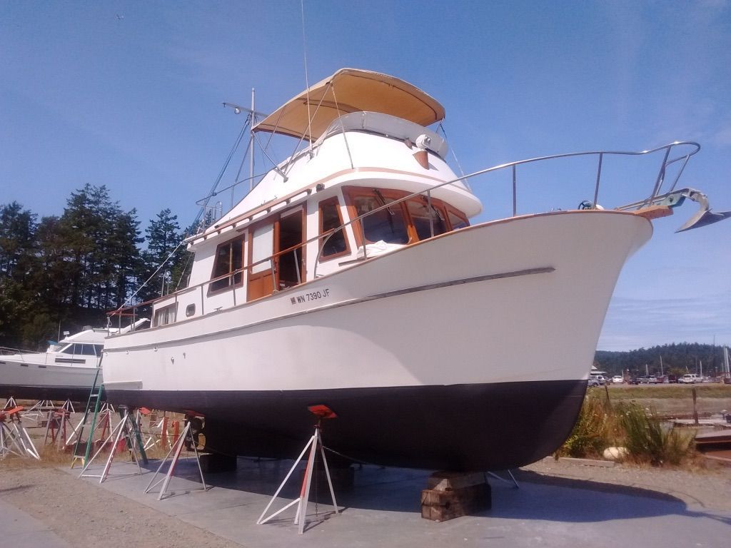 1976 CHB Trawler - 35