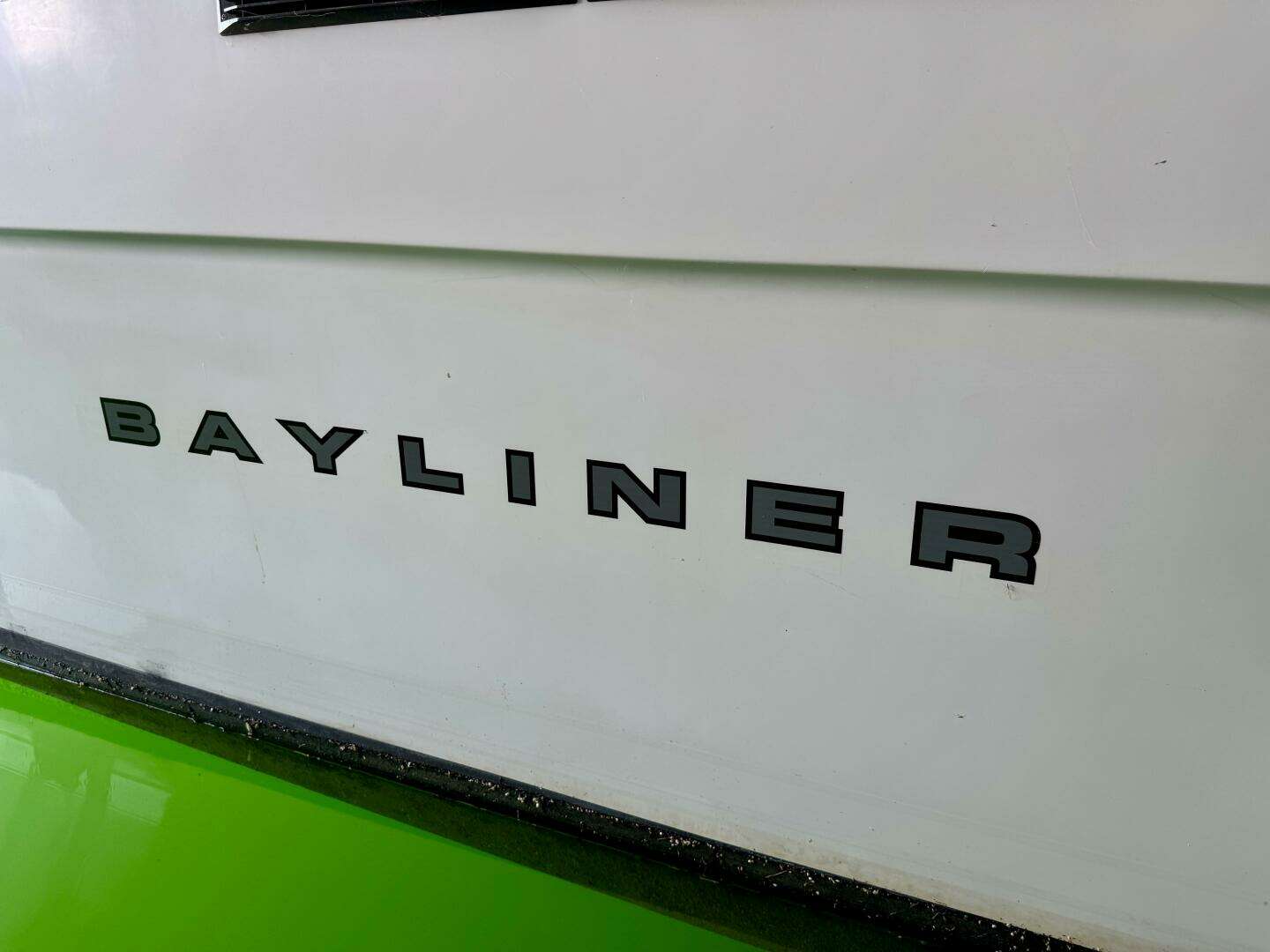 1997 Bayliner 2859 Ciera Express - Image 110