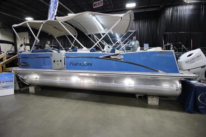 2026 Avalon Catalina Versatile Rear Lounge - 23'