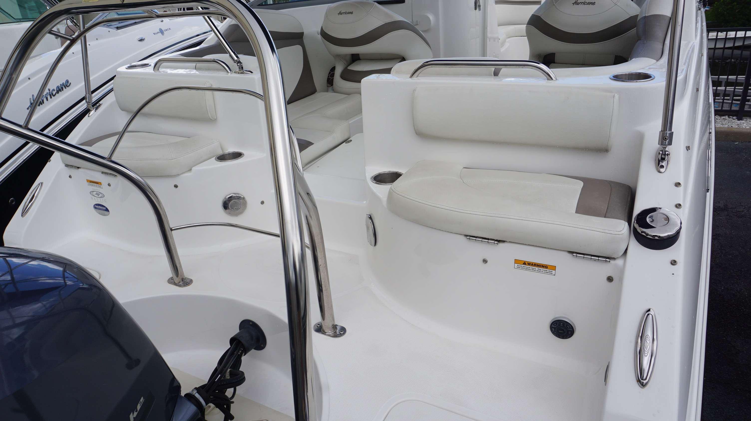 2015 Hurricane 2486SD - 17