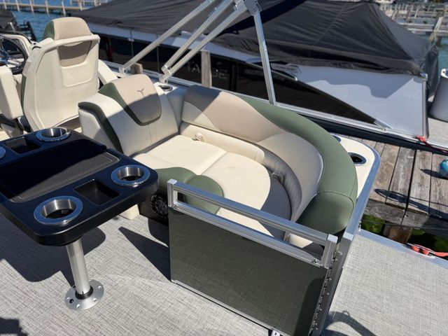 2026 Tahoe 2185 LTZ Quad Lounger - 27