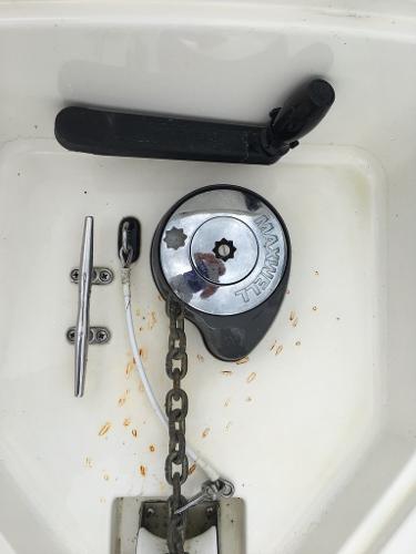 Anchor windlass on 2004 Cruisers Yachts 3372 Express.
