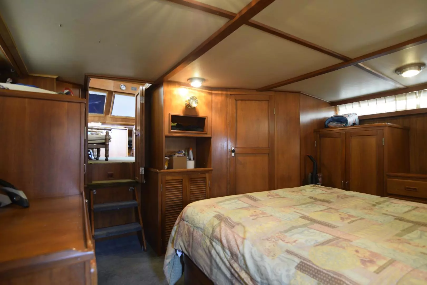 1987 Jefferson Sundeck - Image 13