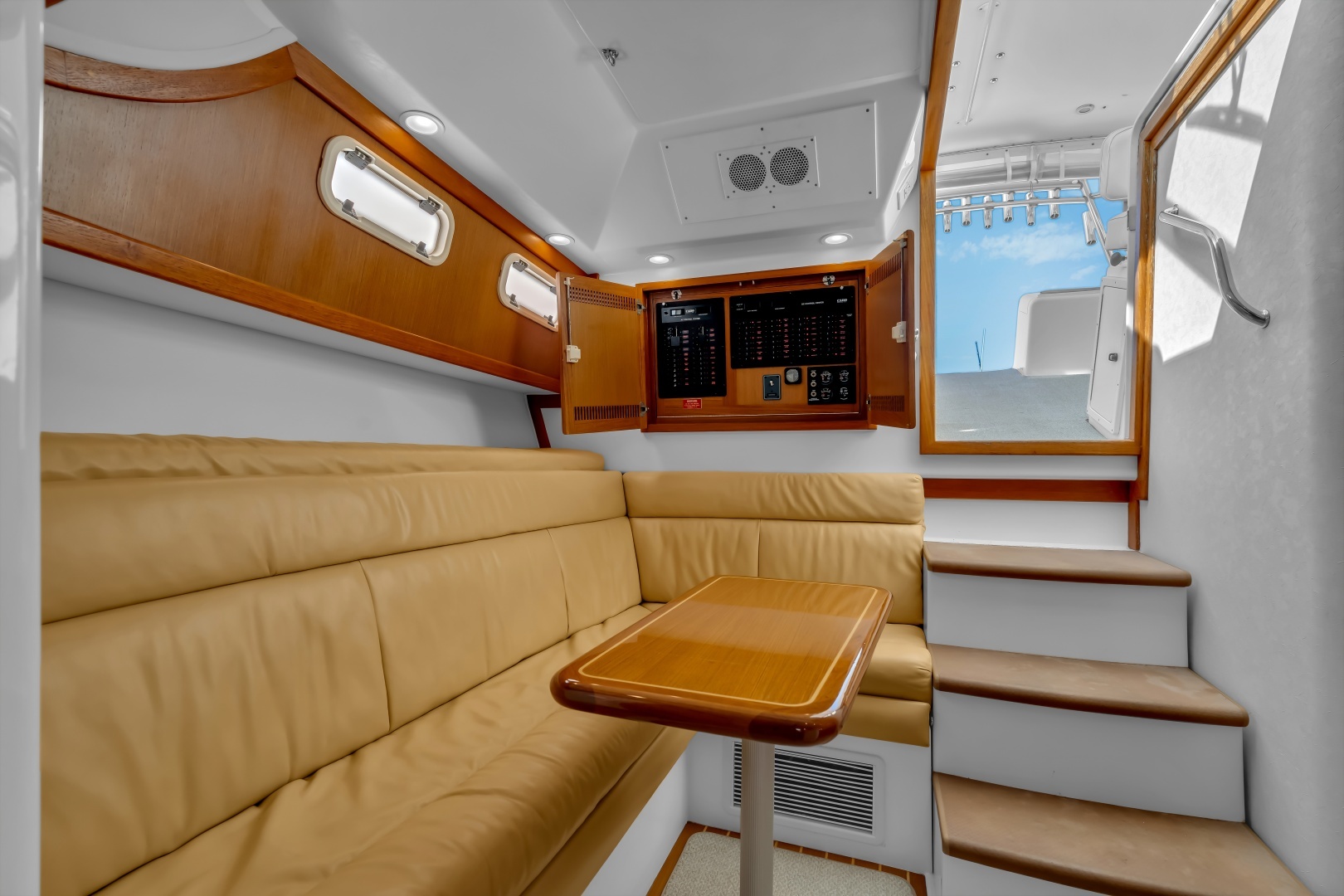 2005 Cabo 35 Express - Image 11