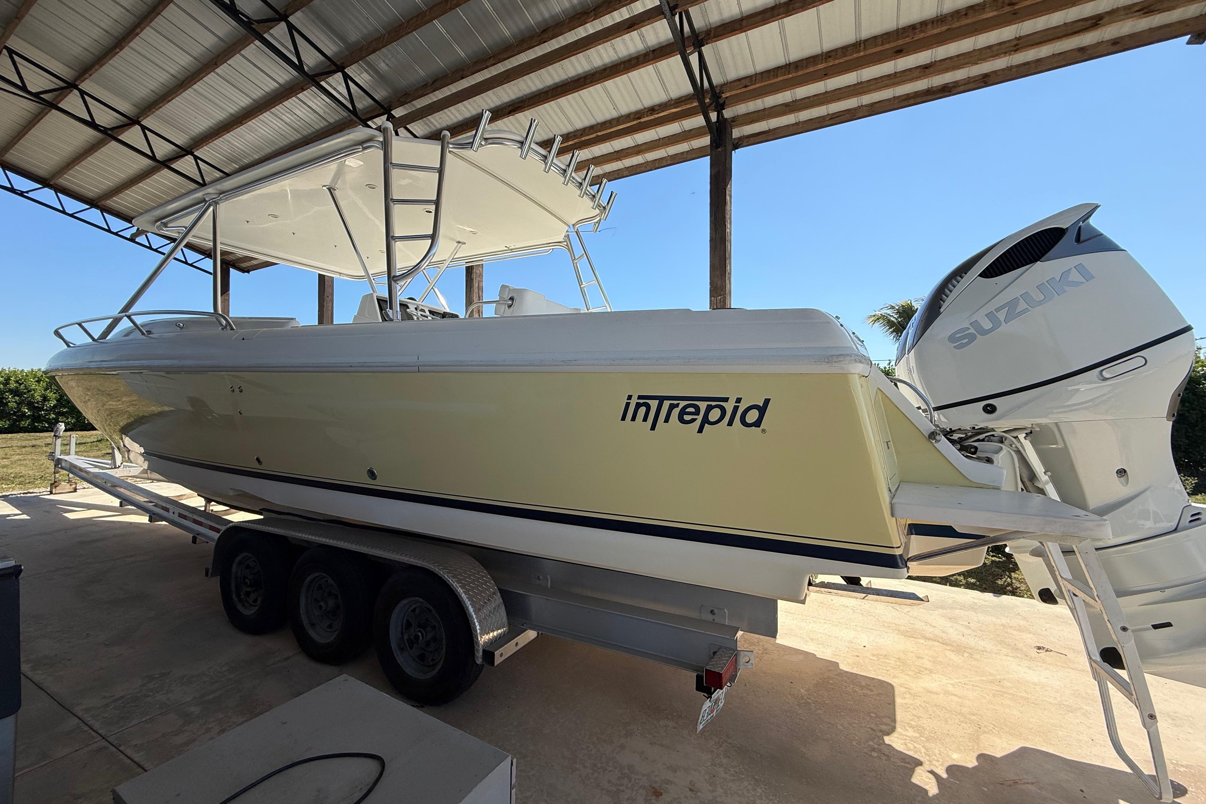 2008 Intrepid 377 Walkaround