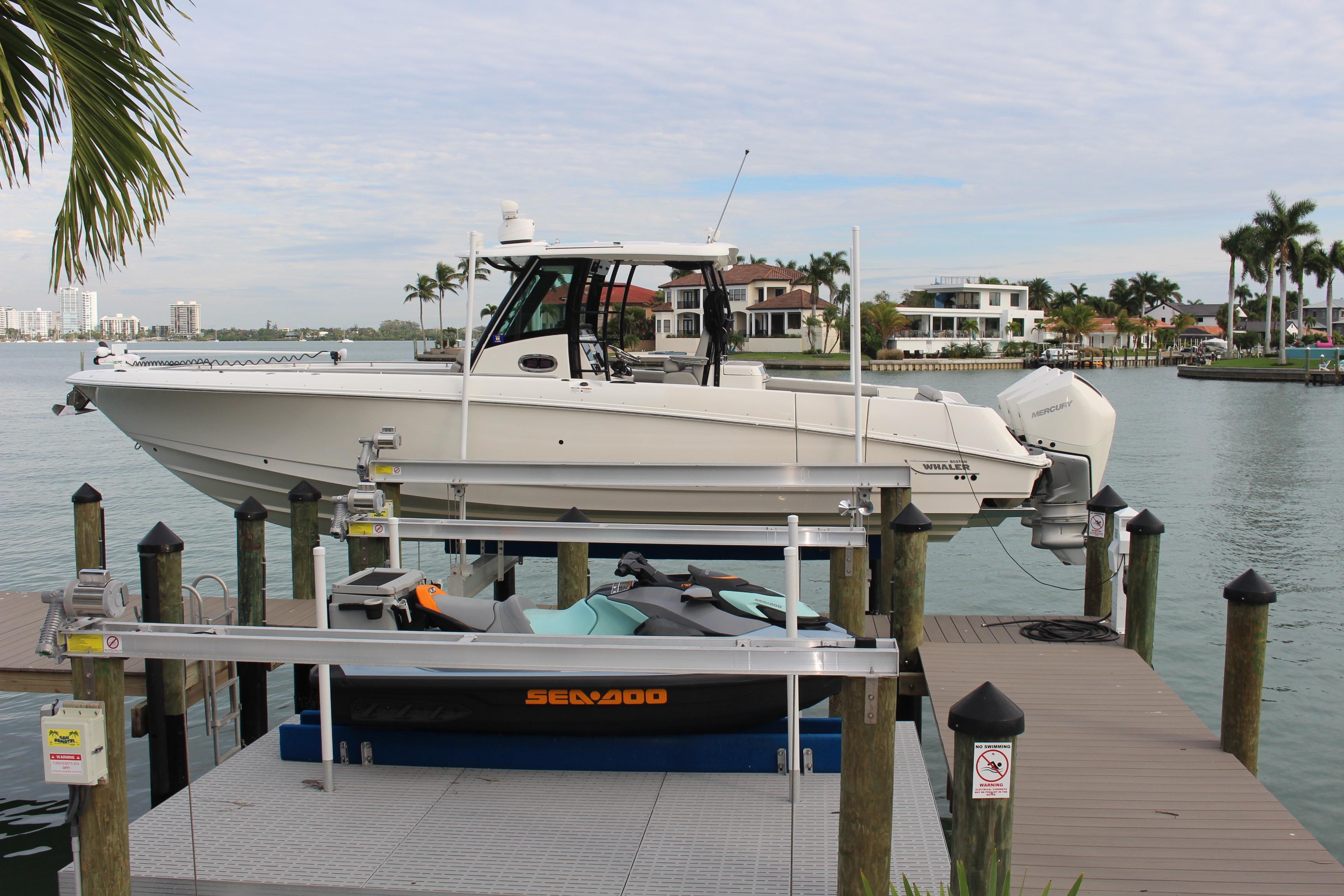 2020 Boston Whaler 350 Outrage