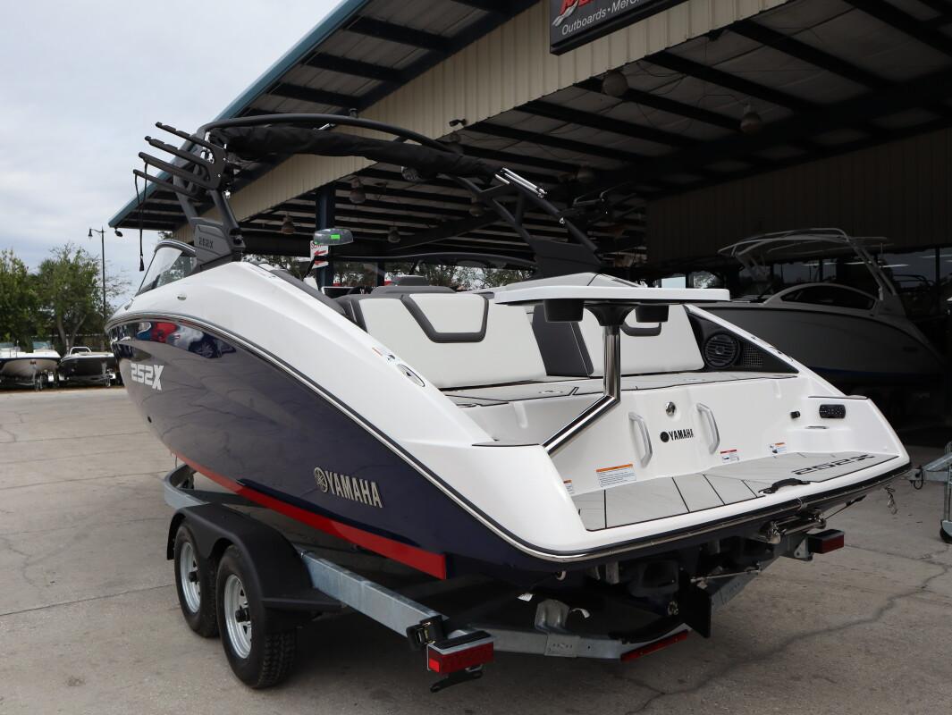 2025 Yamaha Boats 252XE - 7