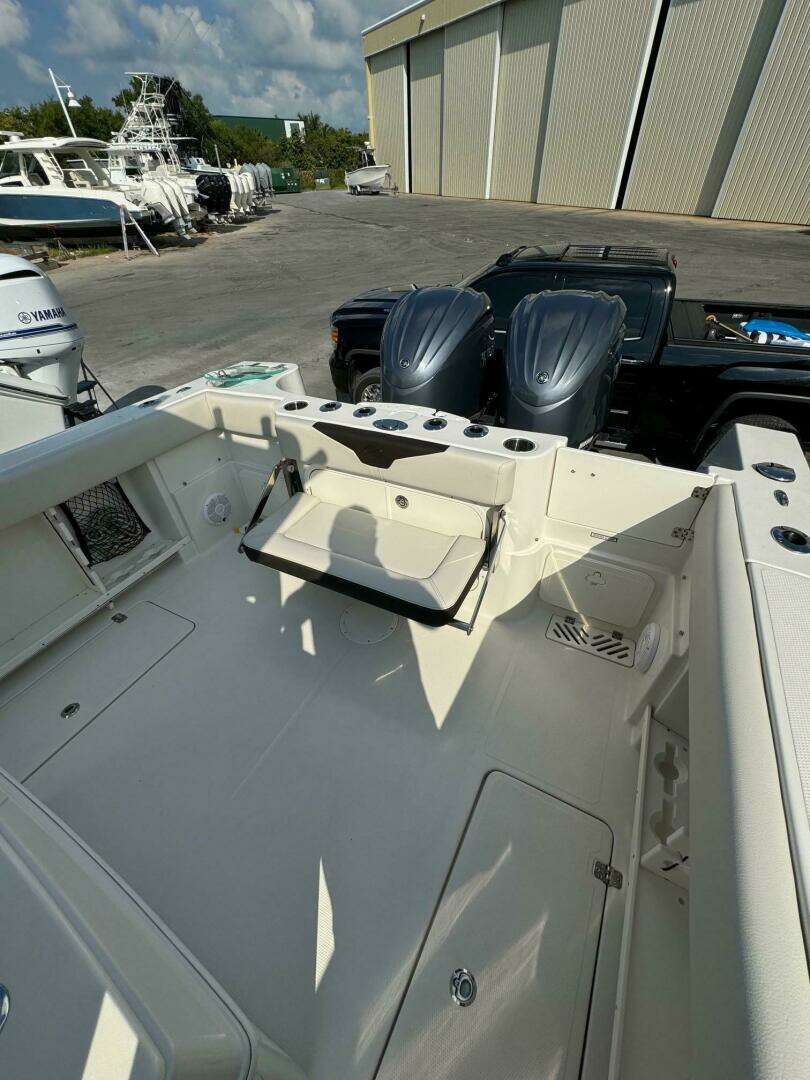 2023 Sailfish 290CC - Image 8