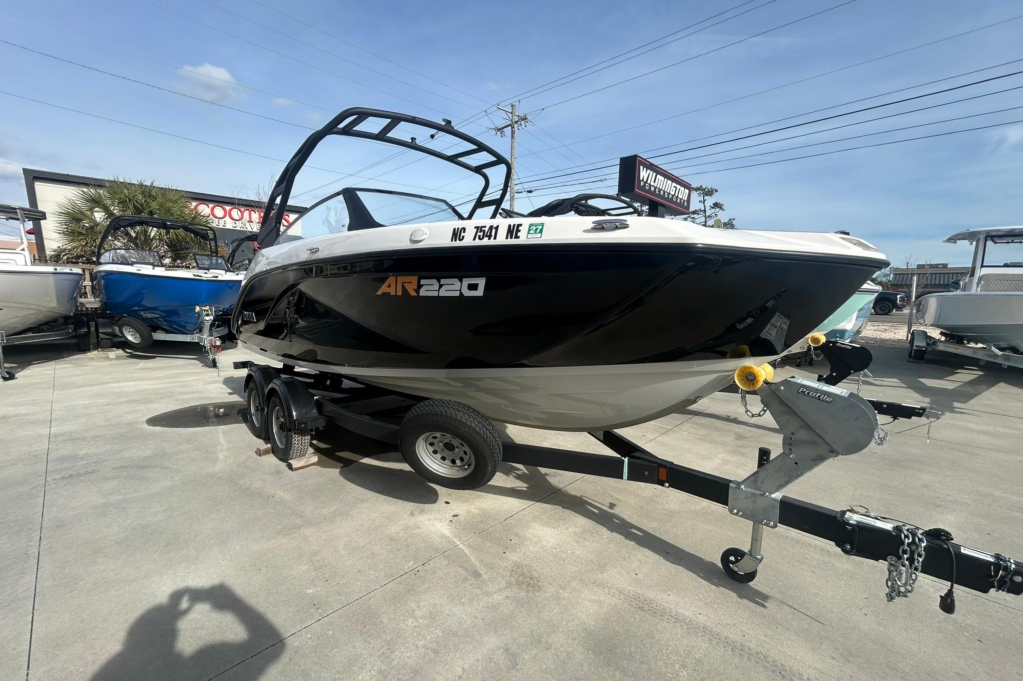 2024 Yamaha Boats AR220