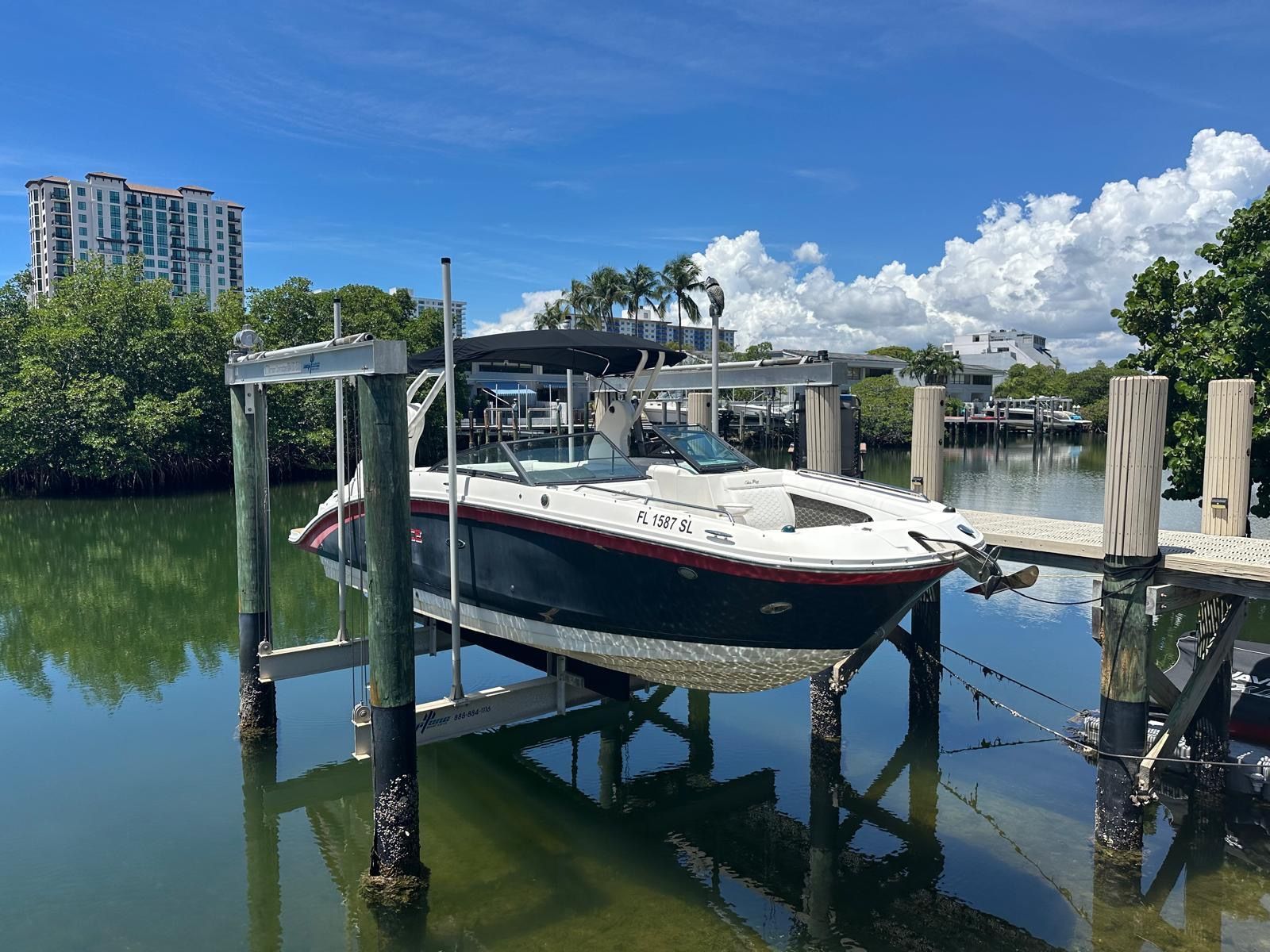 2019 Sea Ray SDX270