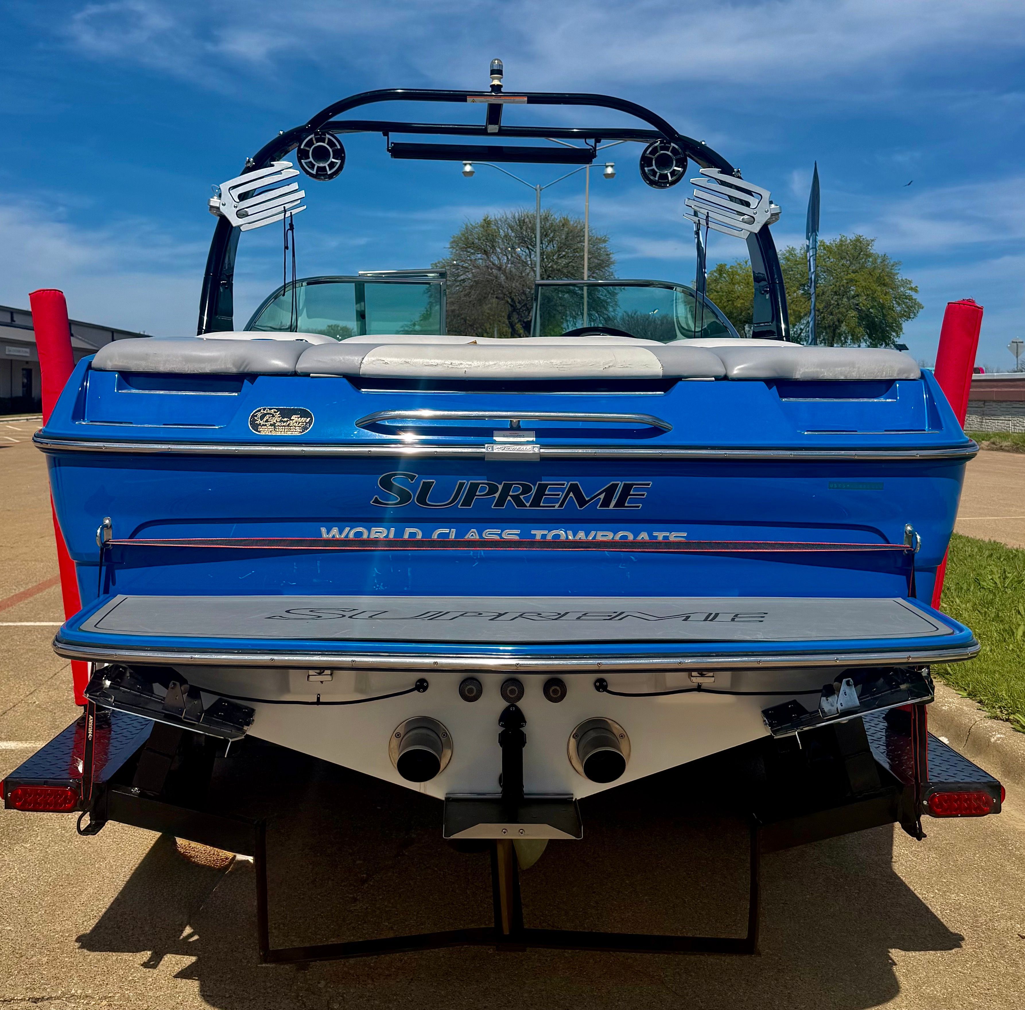 2011 Supreme V226 - 12