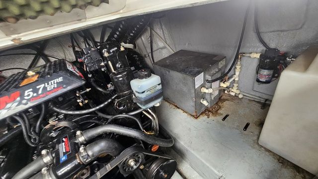 2000 Crownline 242 CR - 24