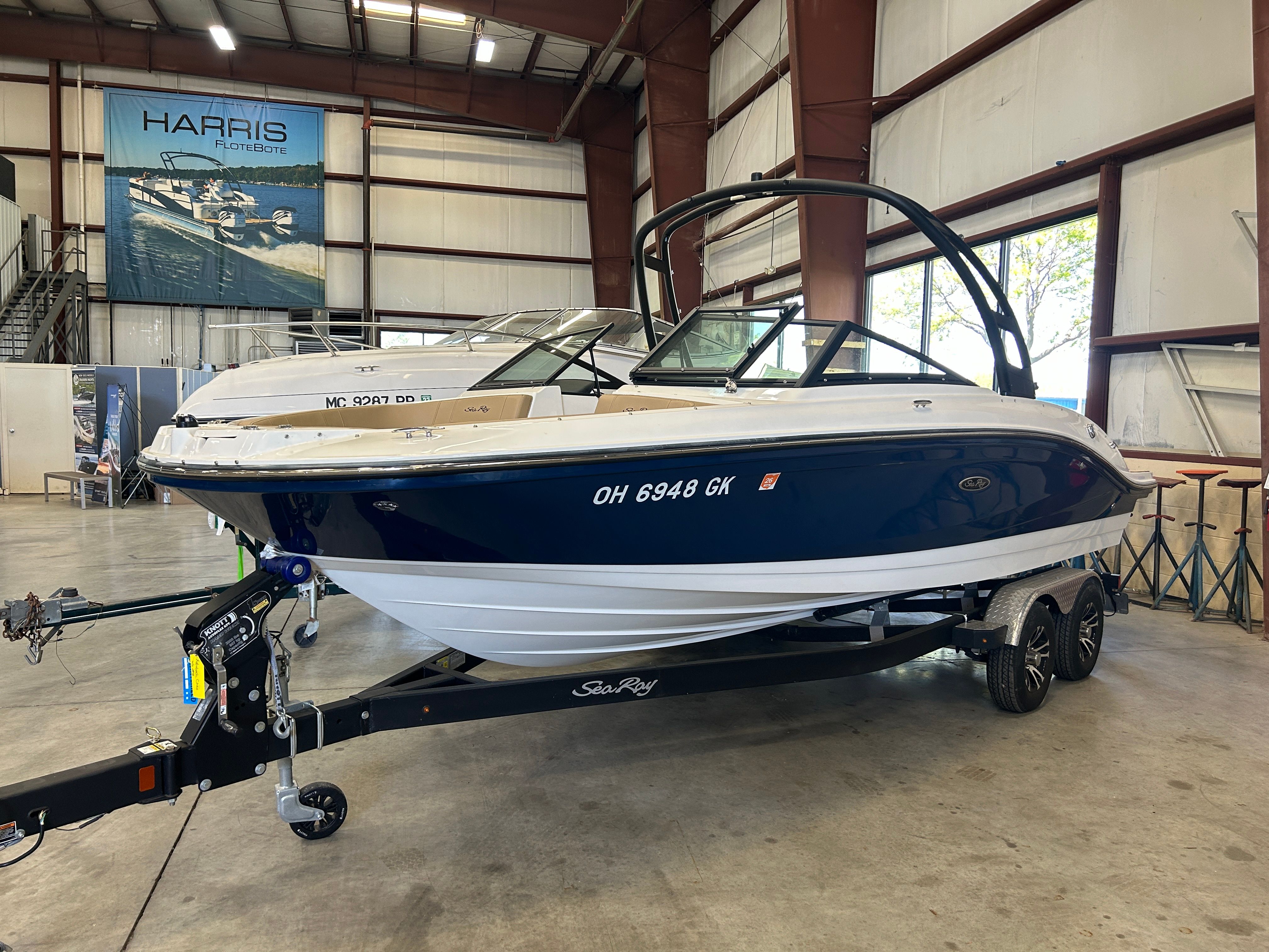2023 Sea Ray SPX 210
