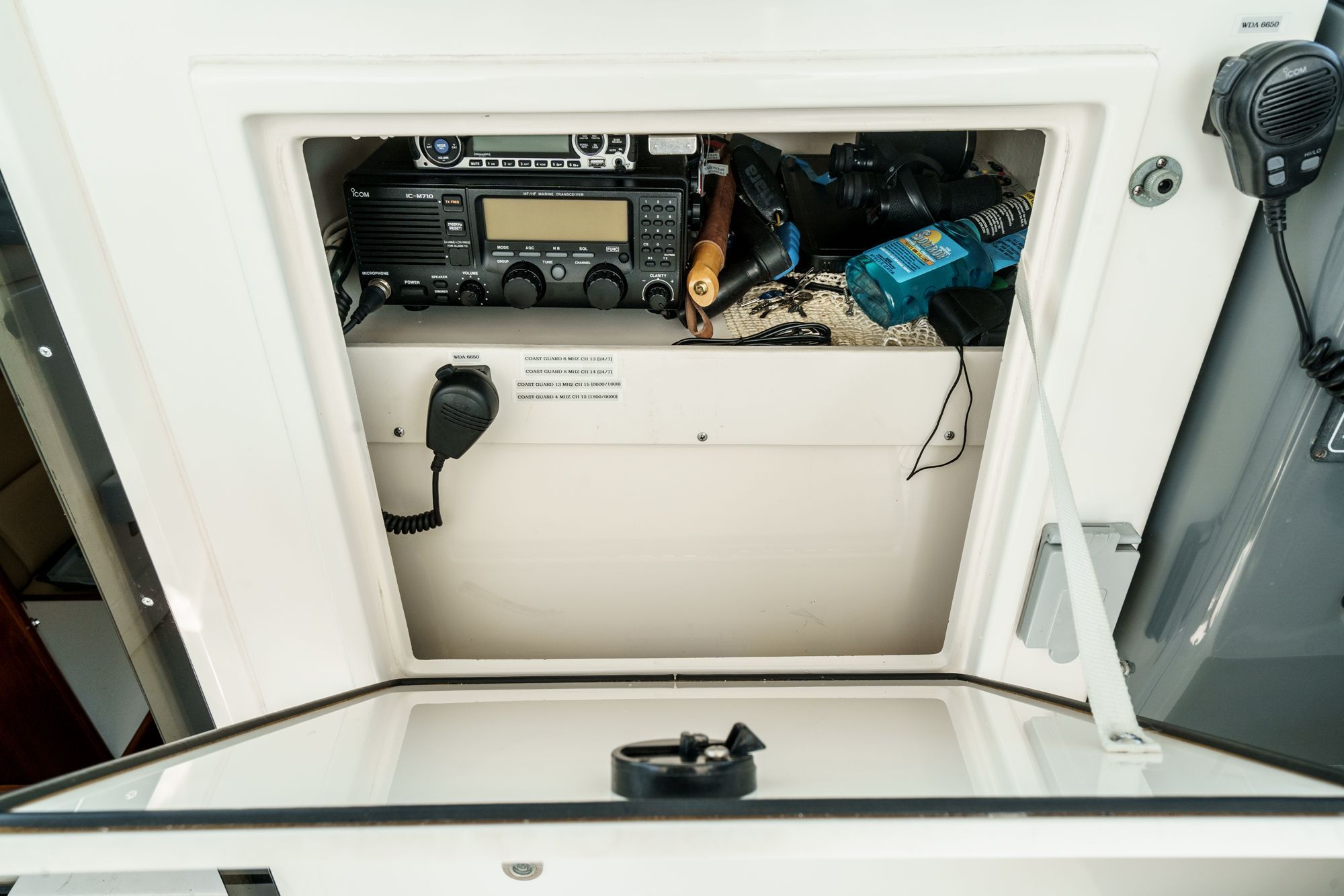 2002 Tiara Yachts 4100 Open - 36
