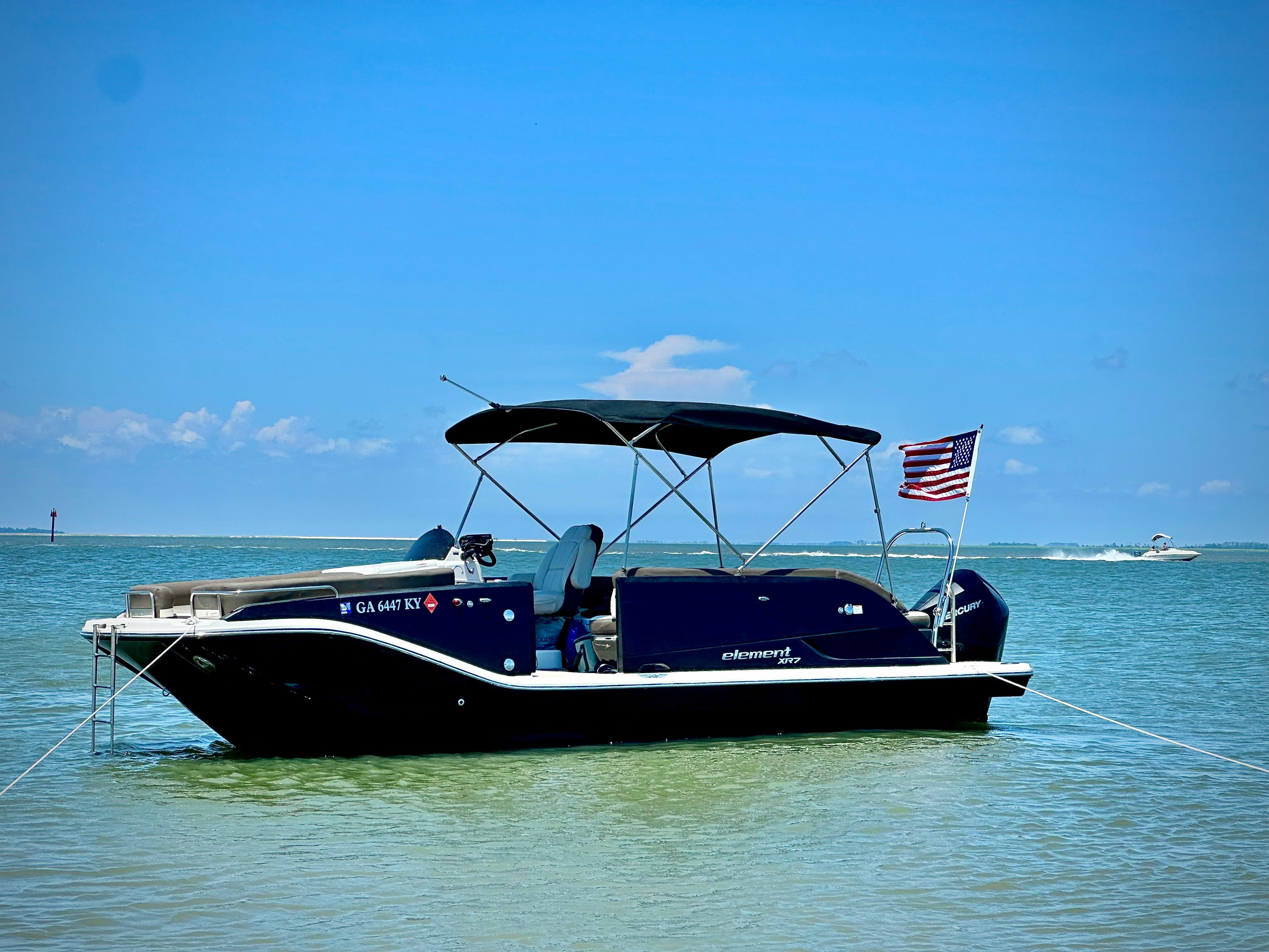 2019 Bayliner Element XR7