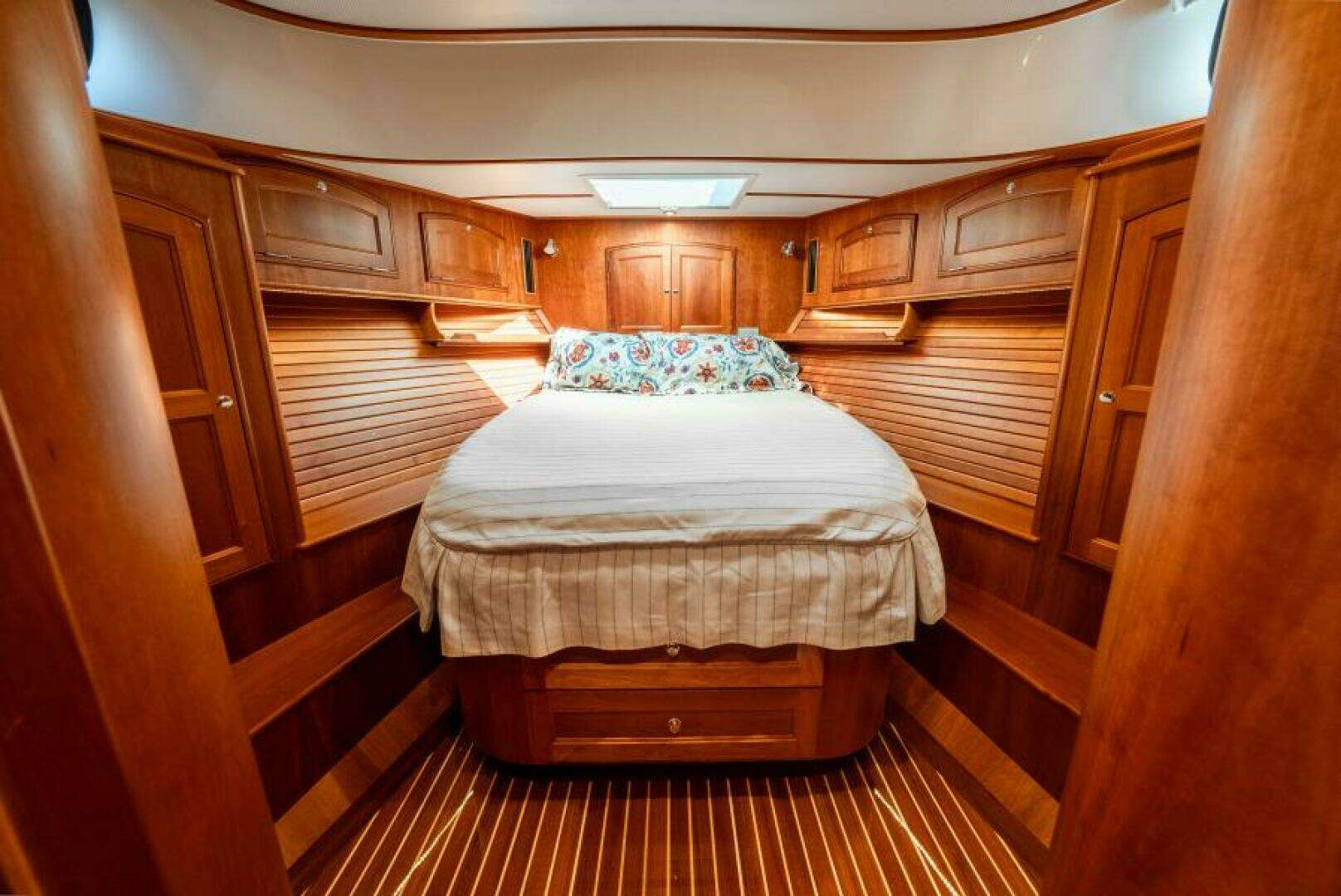 2012 Hinckley Talaria 48 - Image 28