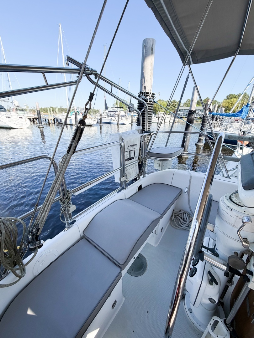 1996 Catalina 36 Mk II - Image 17