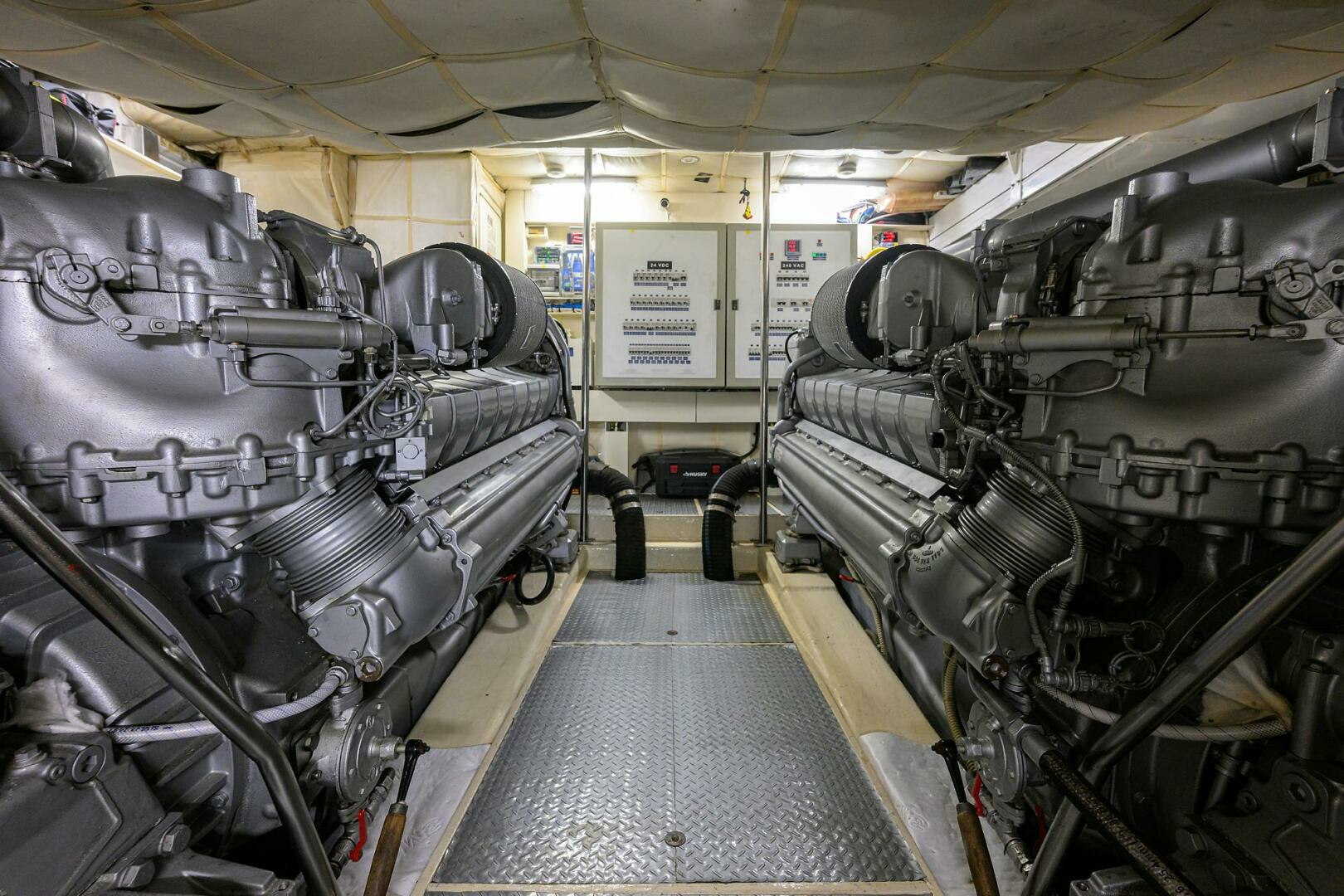 2009 Pershing 90 Express - Image 49