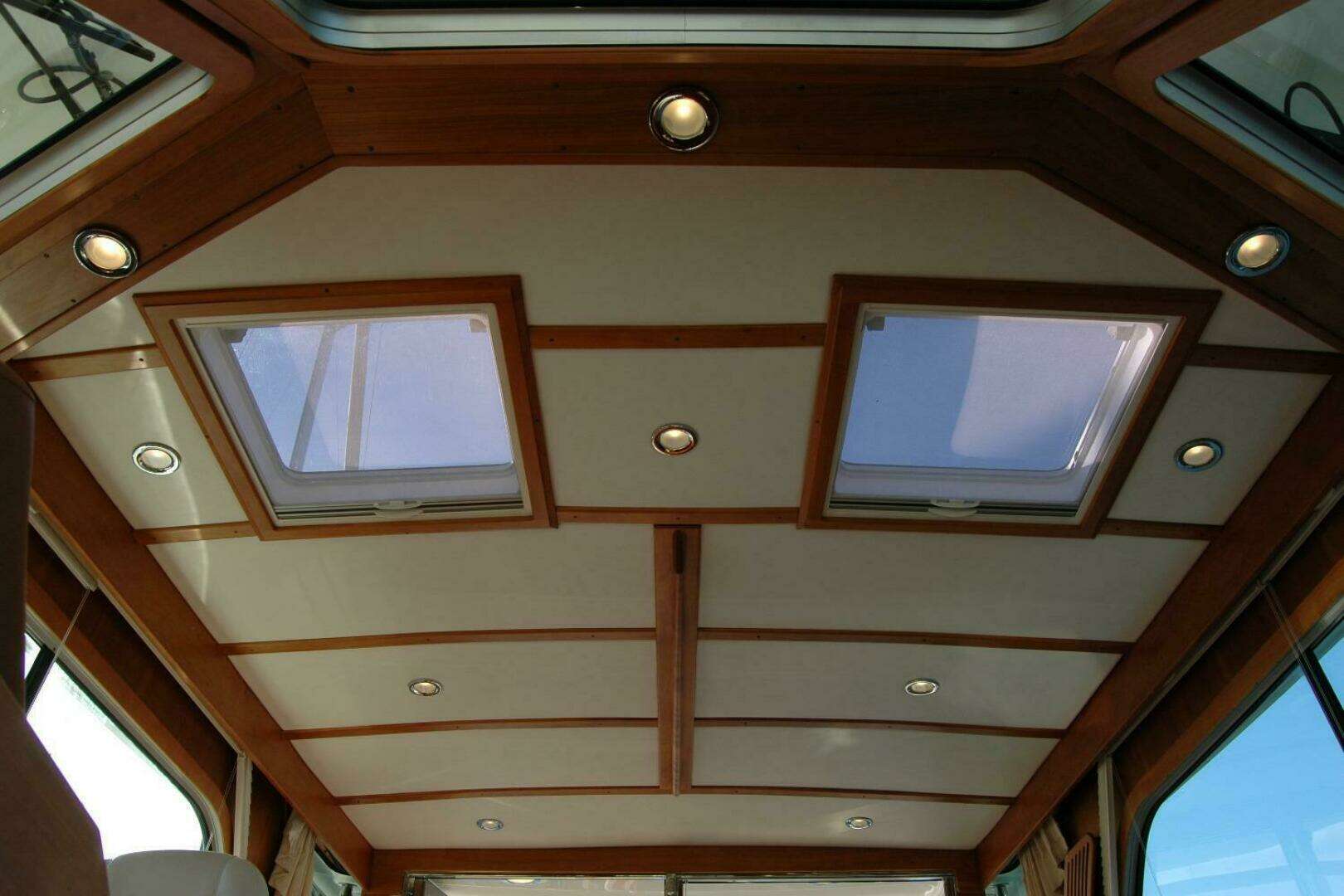 2019 Sabre 38 Salon Express - Image 76