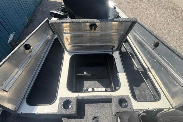 2021 Tracker Pro Team 175 TXW Tournament Edition boat storage compartments open.