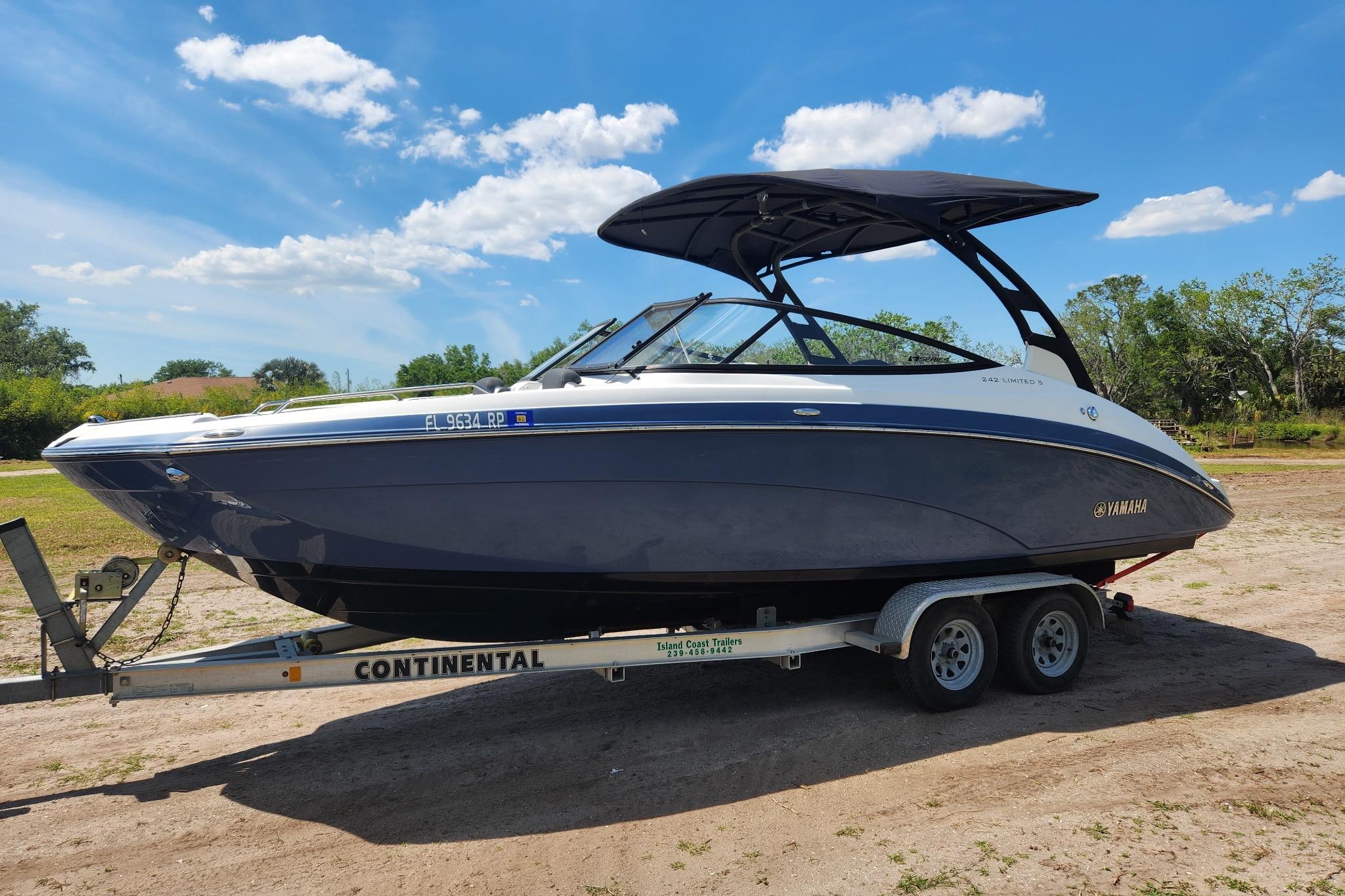 2018 Yamaha Boats 242 Limited S E-Series