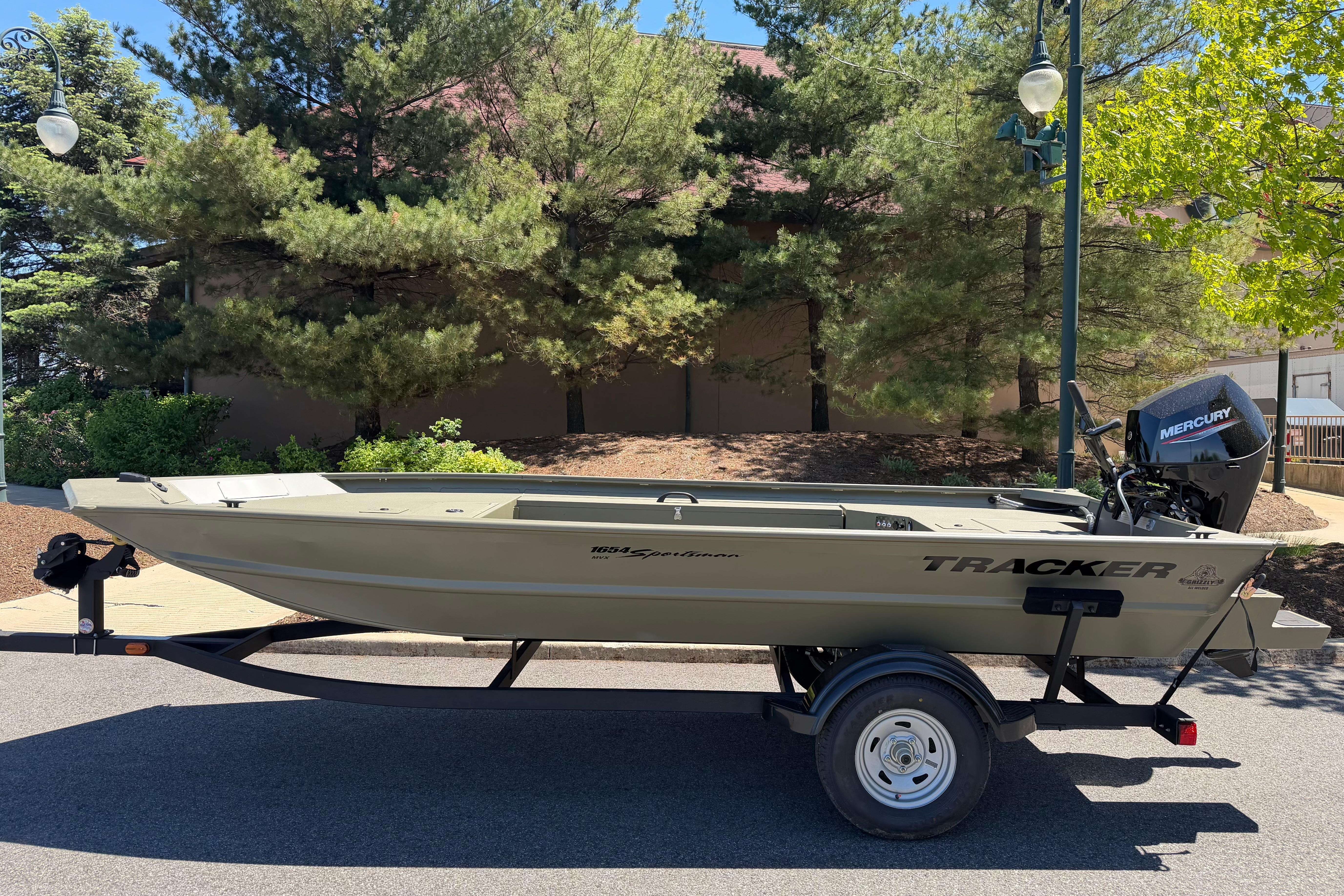 2026 Tracker Grizzly 1654 T Sportsman