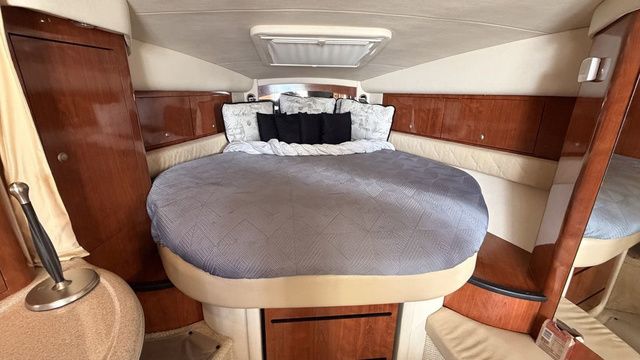 2006 Sea Ray 340 - 11