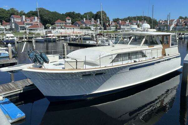 1969 Chris-Craft 47 Commander