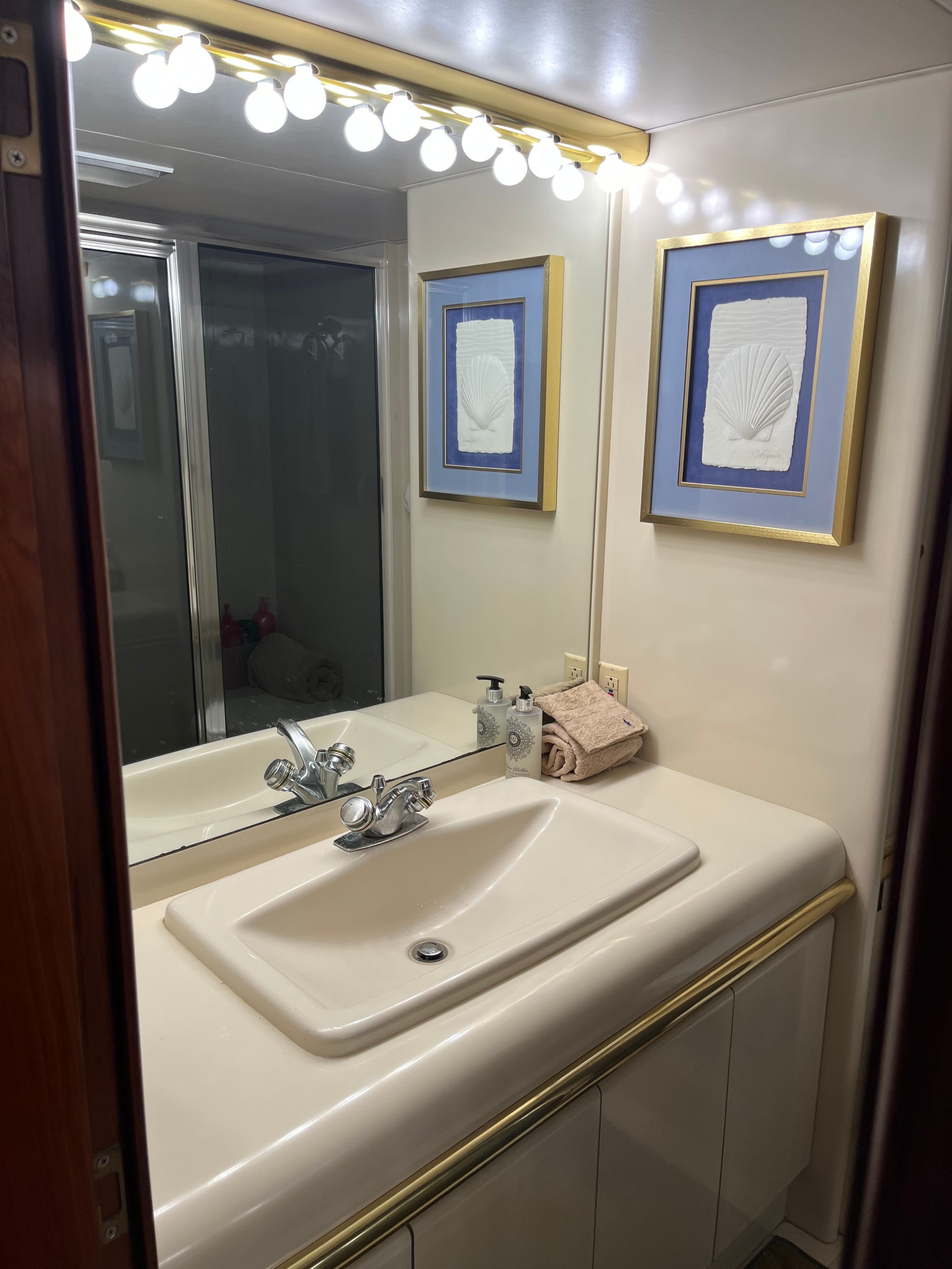 1994 Viking Motor Yacht - 42