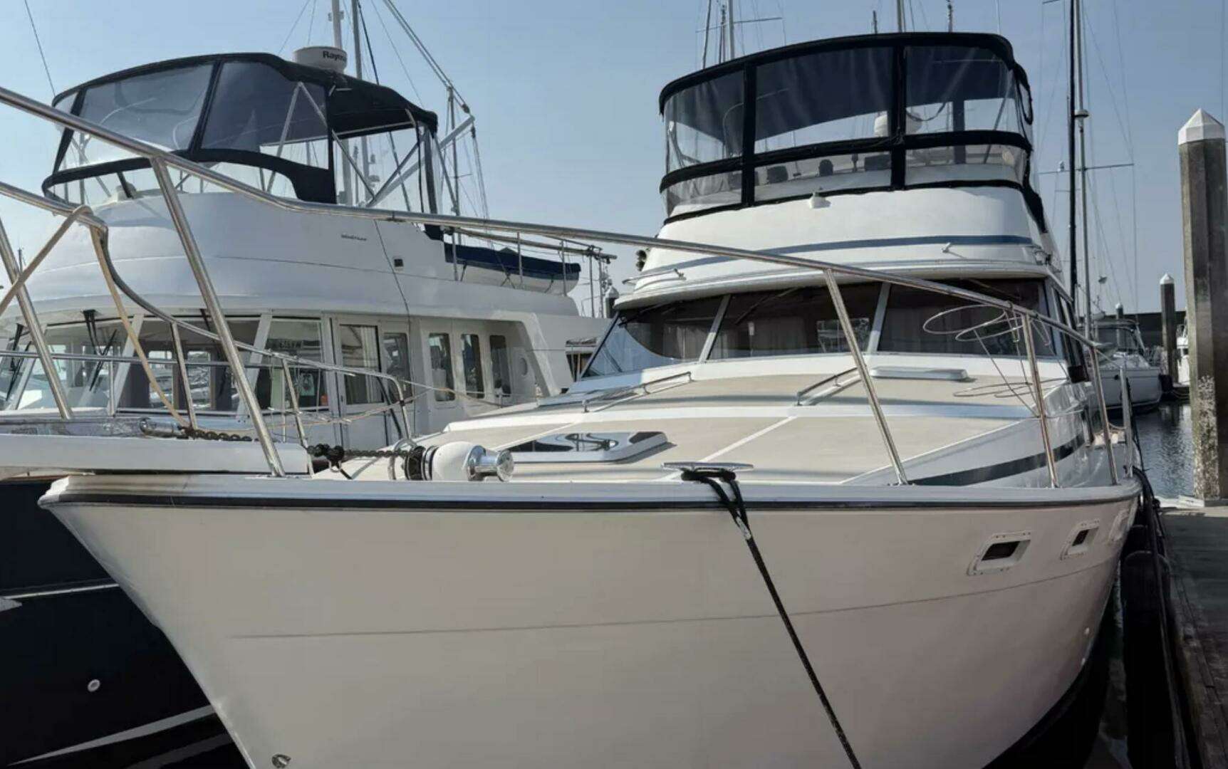 1984 Bayliner 3870 Motoryacht - Image 2