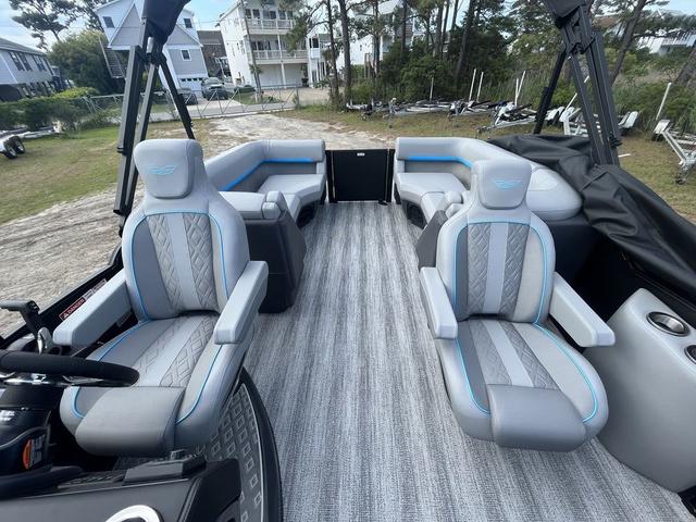 2025 Bennington M Quad Bench 22 MFB - 6