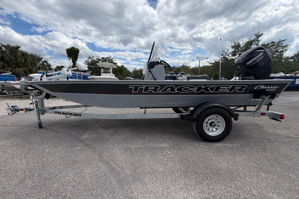 2026 Tracker Bass Tracker Classic CC