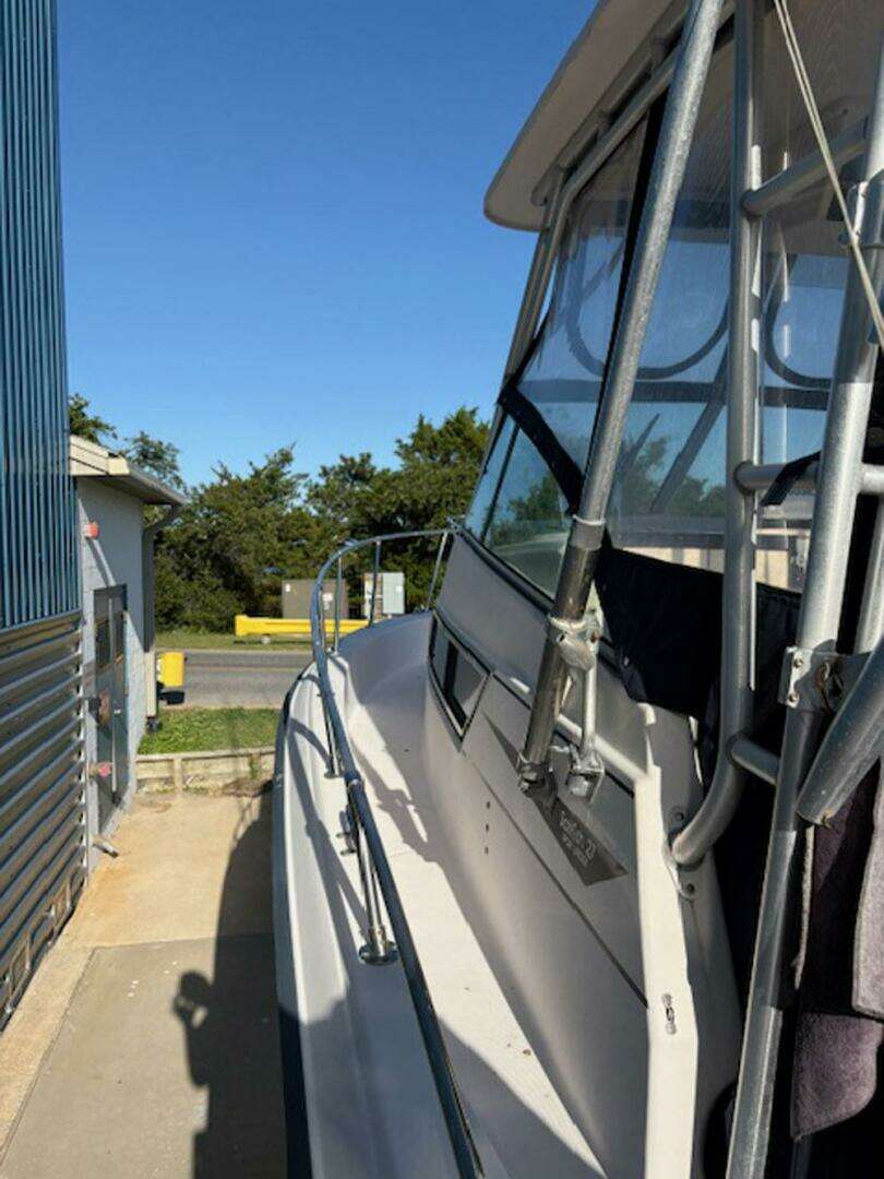 1995 Grady-White Sailfish 27 - Image 11