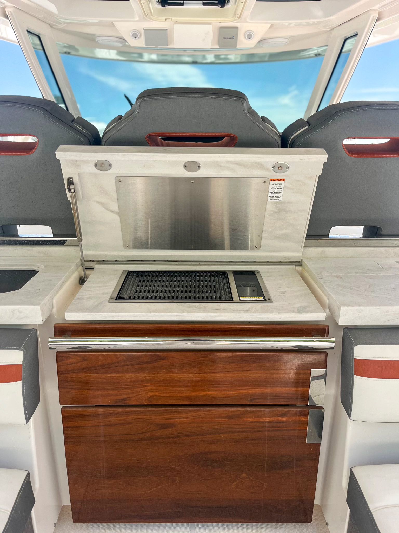 2019 TIARA YACHTS 38 LS - Image 6