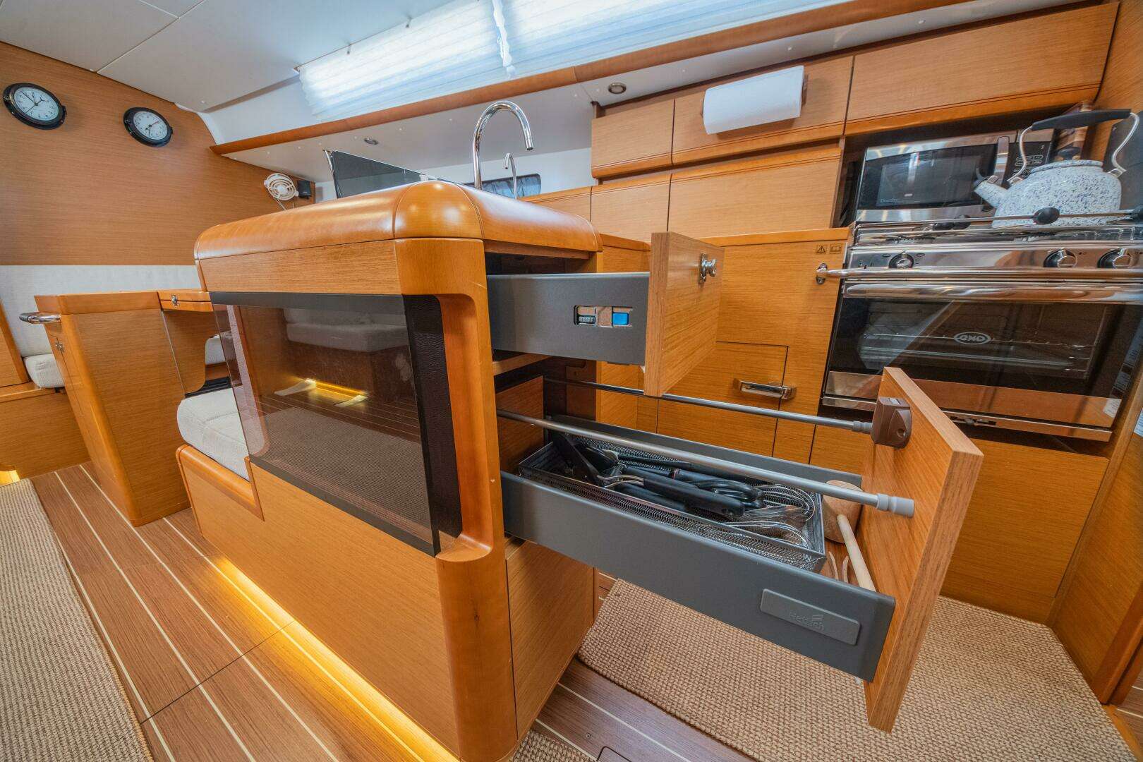 2016 Jeanneau 439 - Image 46