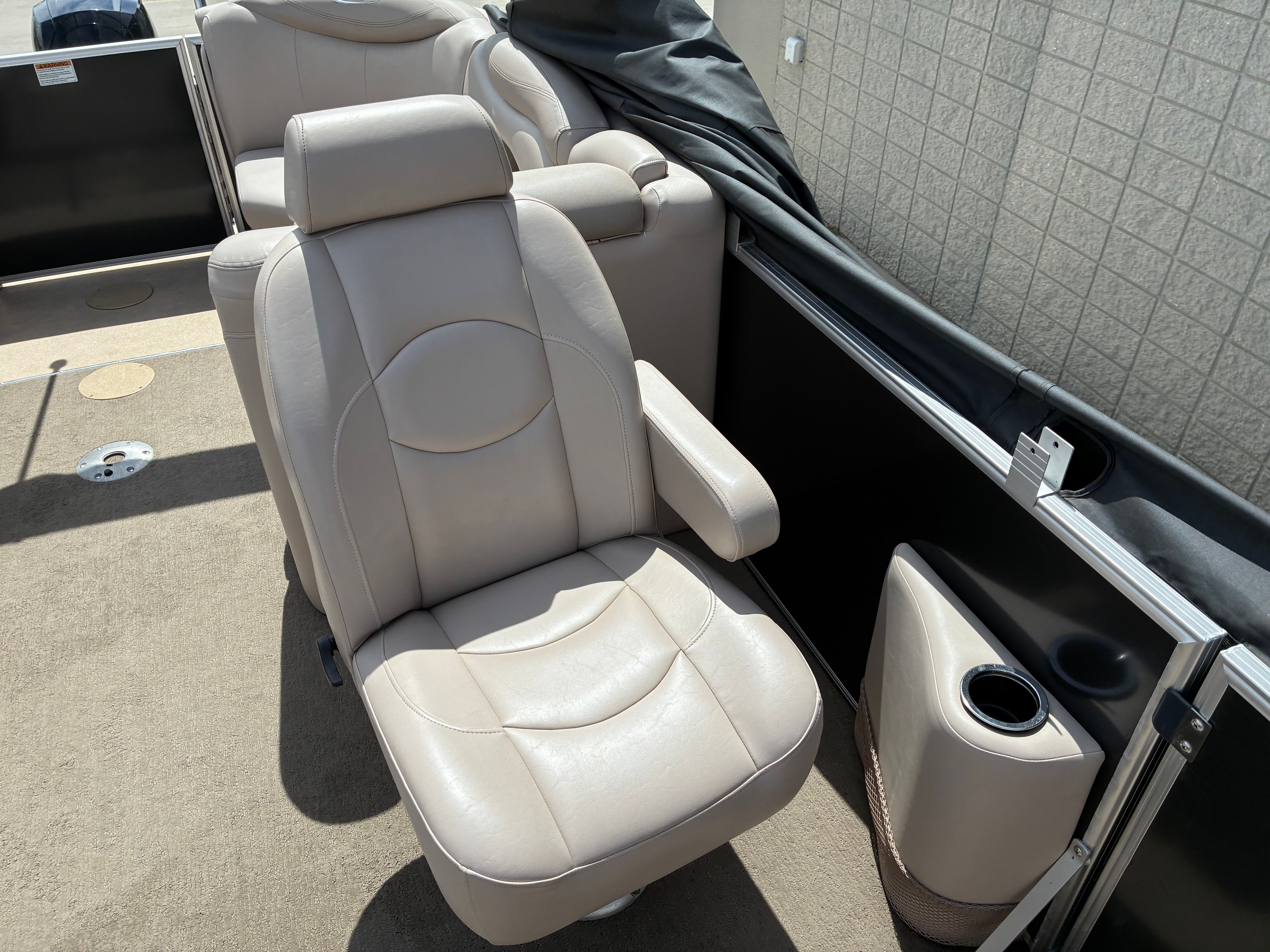 2013 Sylvan 8522 Mirage Cruise - 21